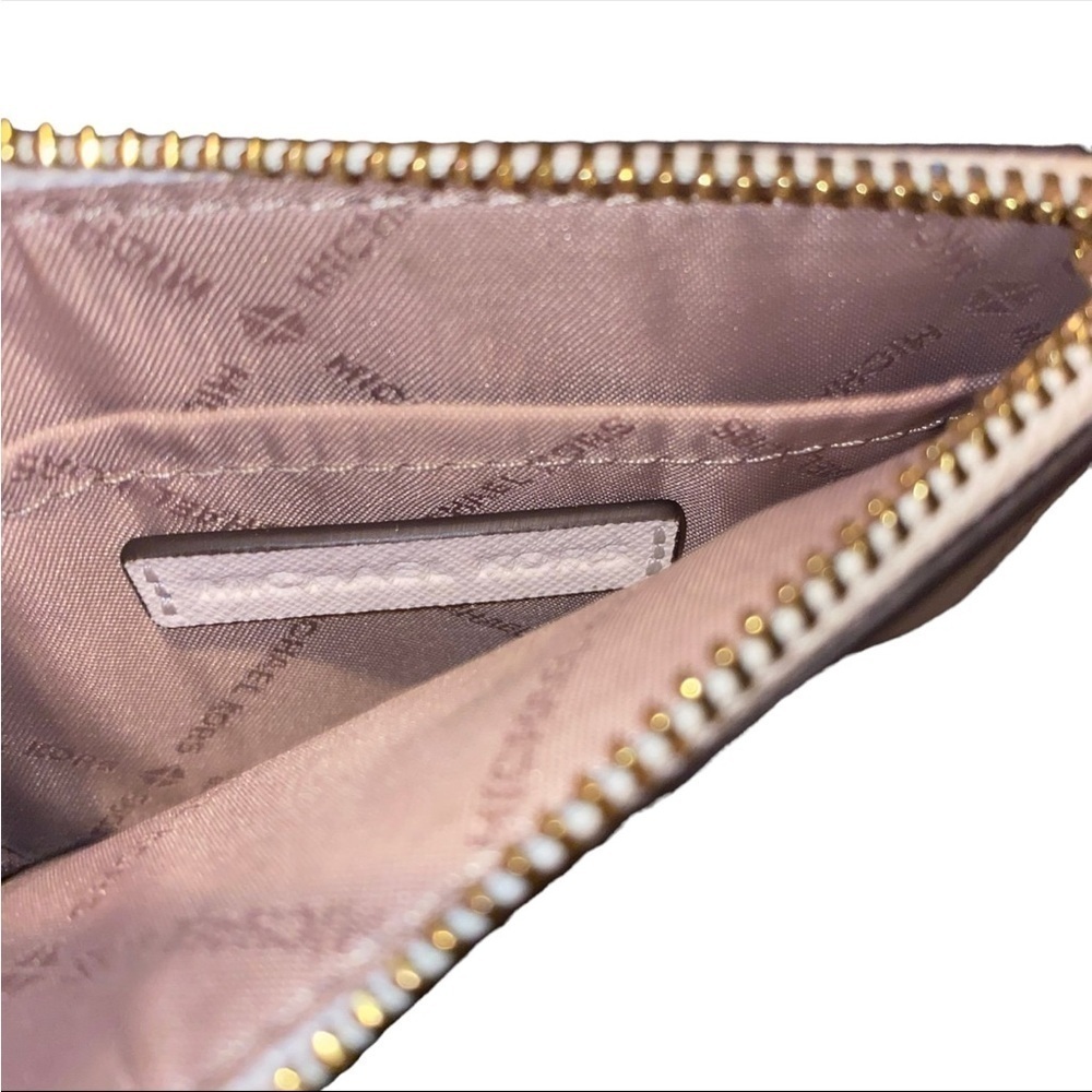 ☀️☀️NWOT Michael Kors Jet Set Travel Large Saffiano Leather Quarter-Zip Wallet - Picture 4 of 6